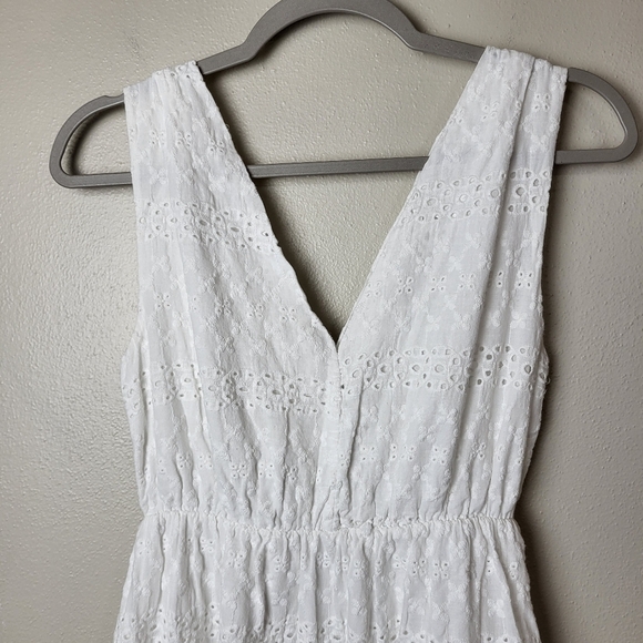 Lungo L'arno White Eyelet Dress 100% Cotton V Neck Sleeveless Summer Lightweight - Picture 3 of 10